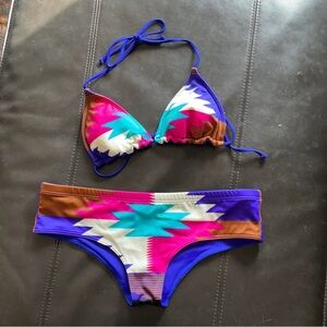 Billabong Aztec reversible bikini 👙